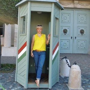 Meet your Posher, Elena